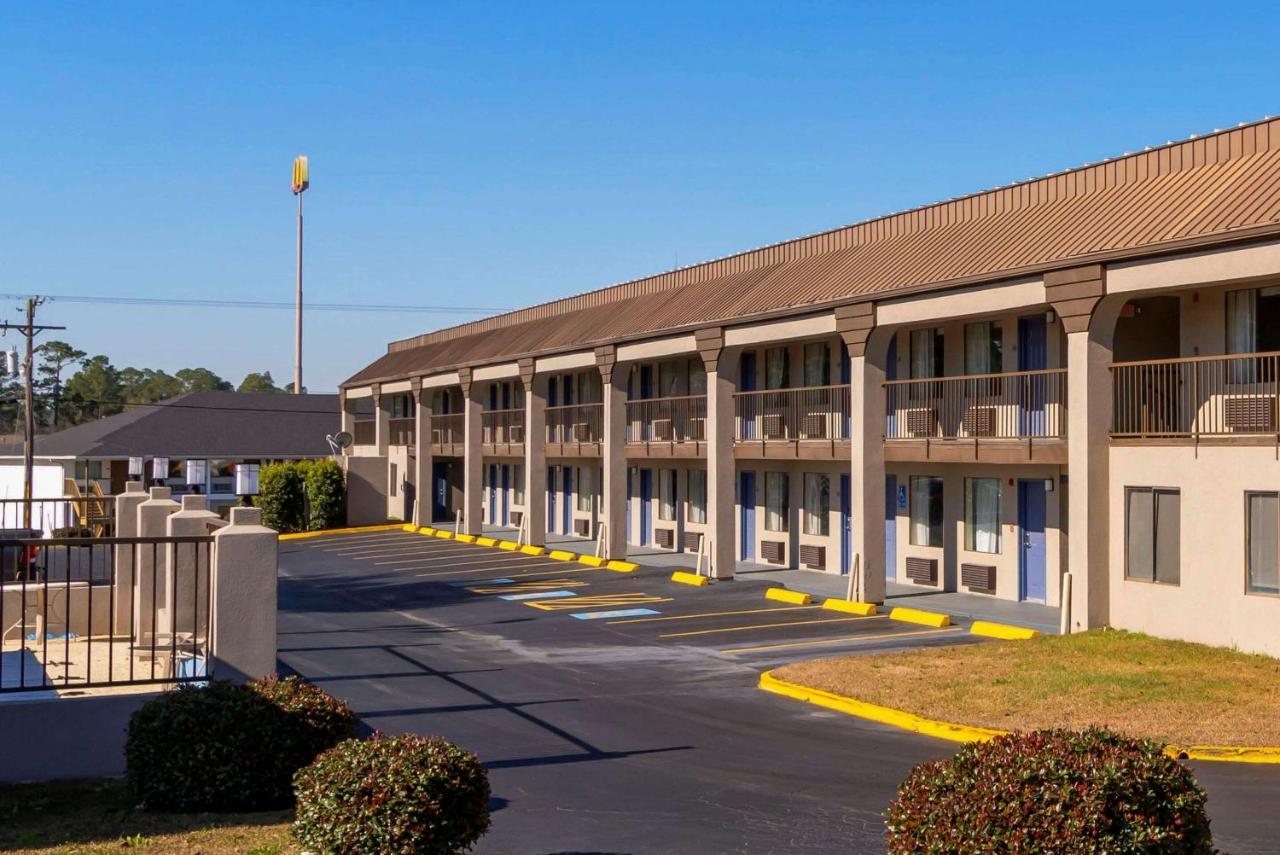 Quality Inn Ashburn Exteriör bild