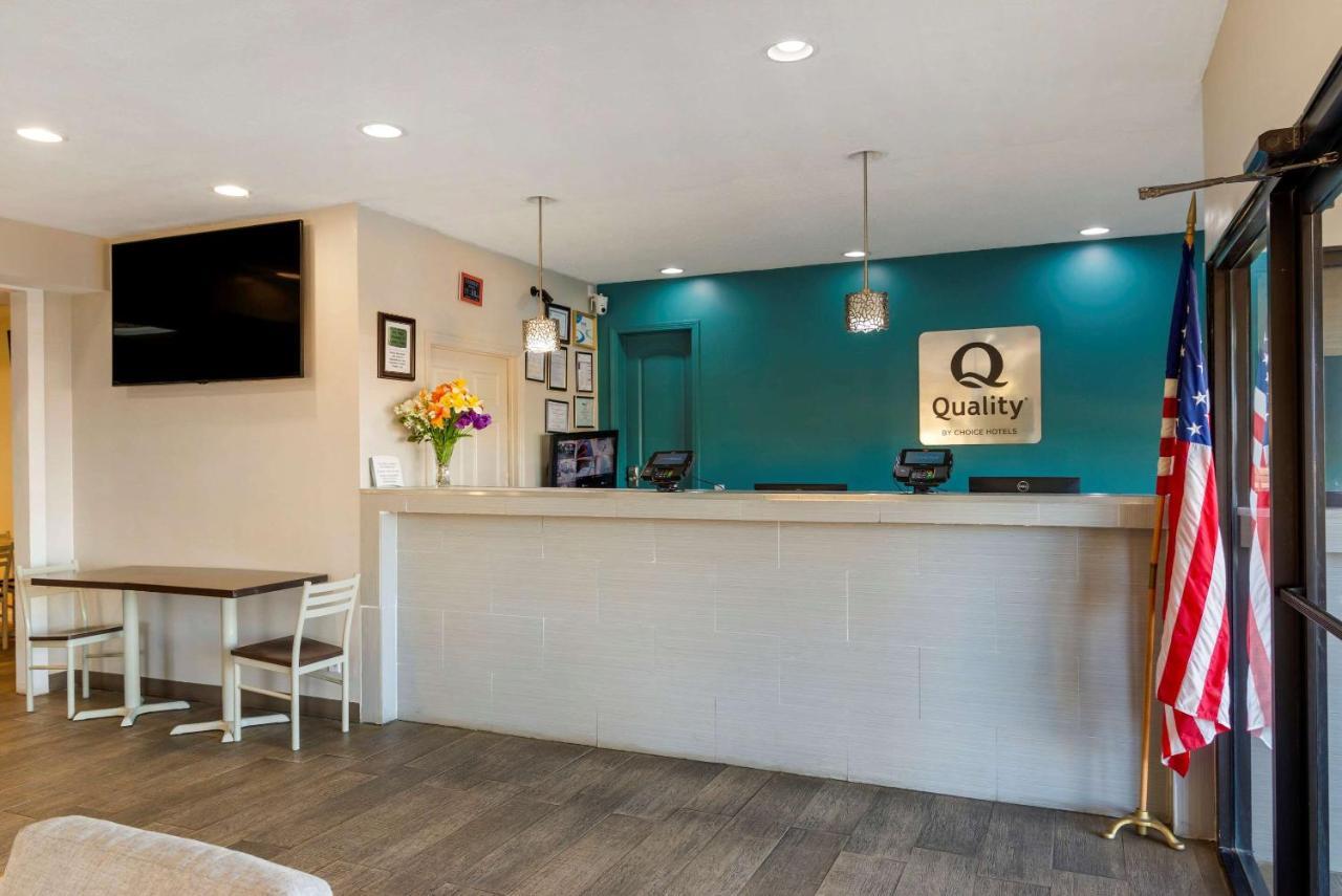 Quality Inn Ashburn Exteriör bild