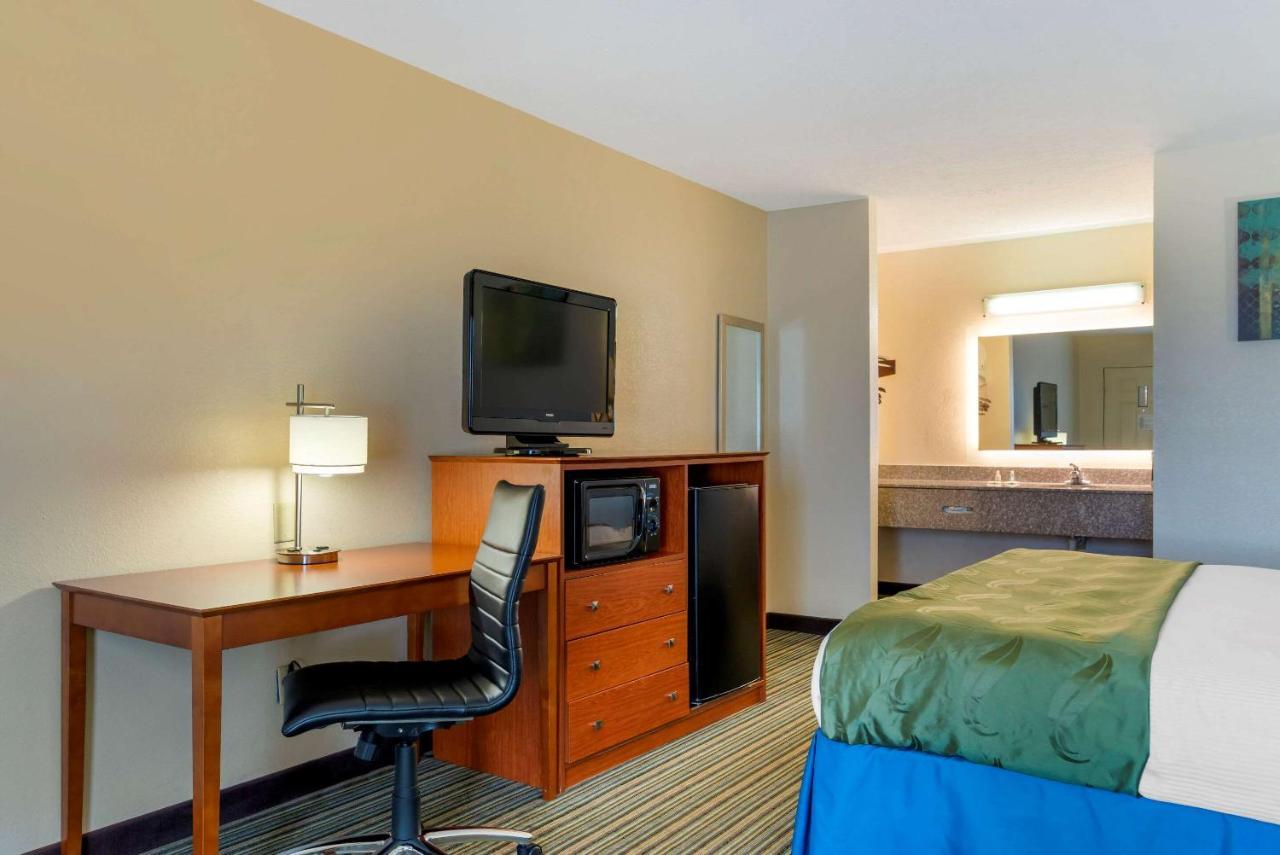 Quality Inn Ashburn Exteriör bild