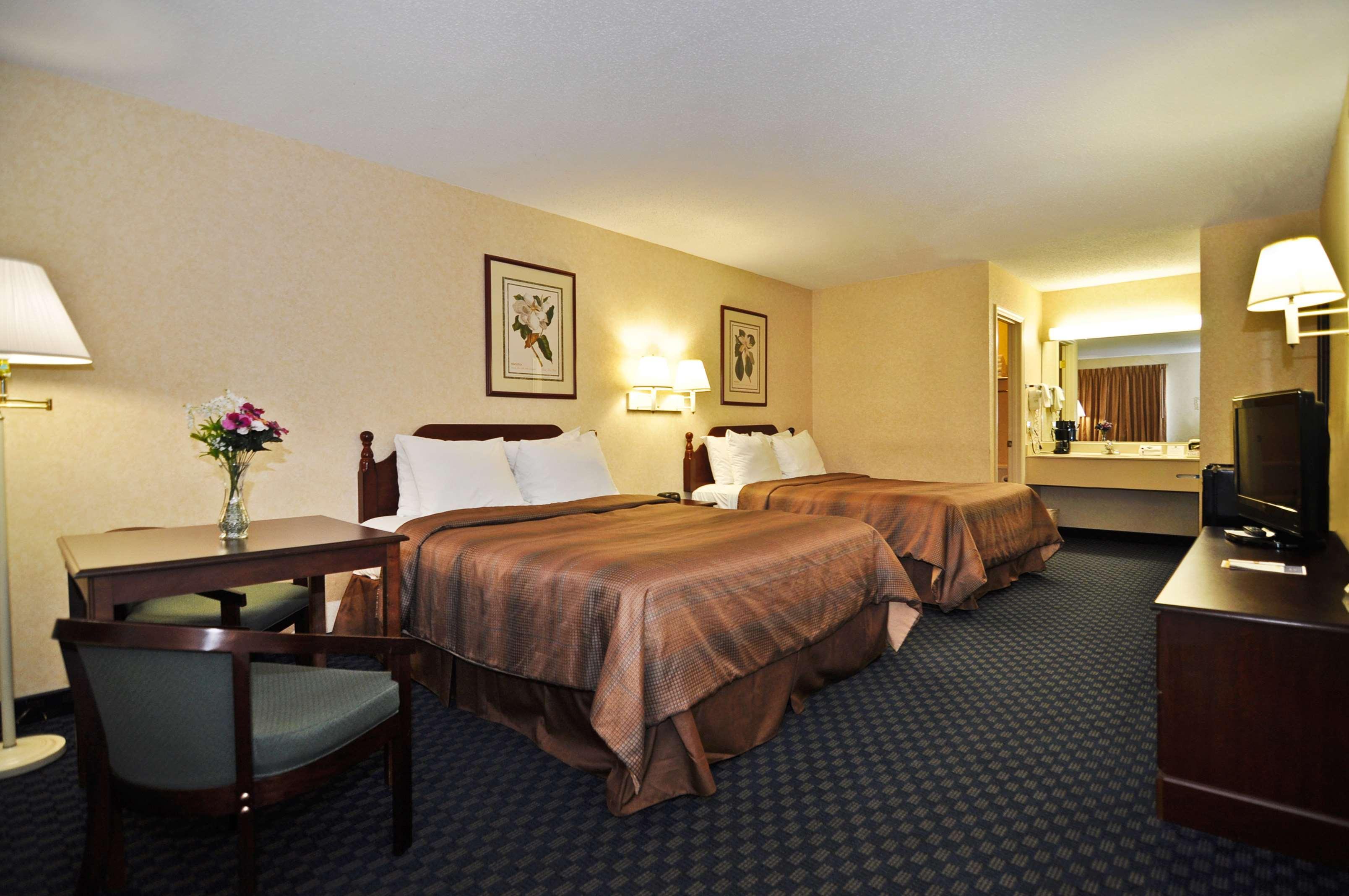Quality Inn Ashburn Exteriör bild